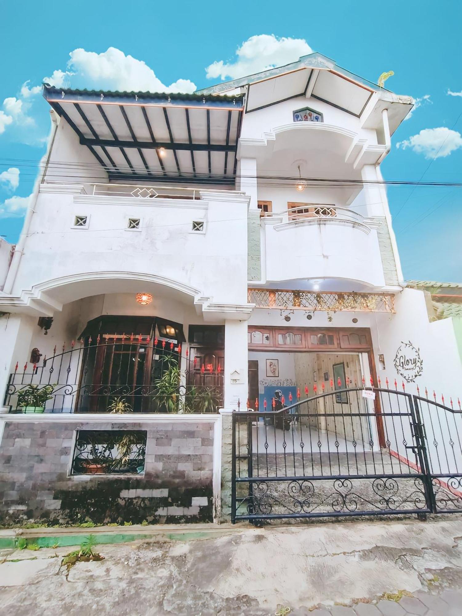 Glory Homestay Yogyakarta Dış mekan fotoğraf